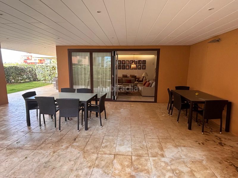 Foto dca566e1-9b7e-4823-9a26-0fe031d61970. Pis amb calefacció aparcament piscina a puerto de Sotogrande-la marina Sotogrande