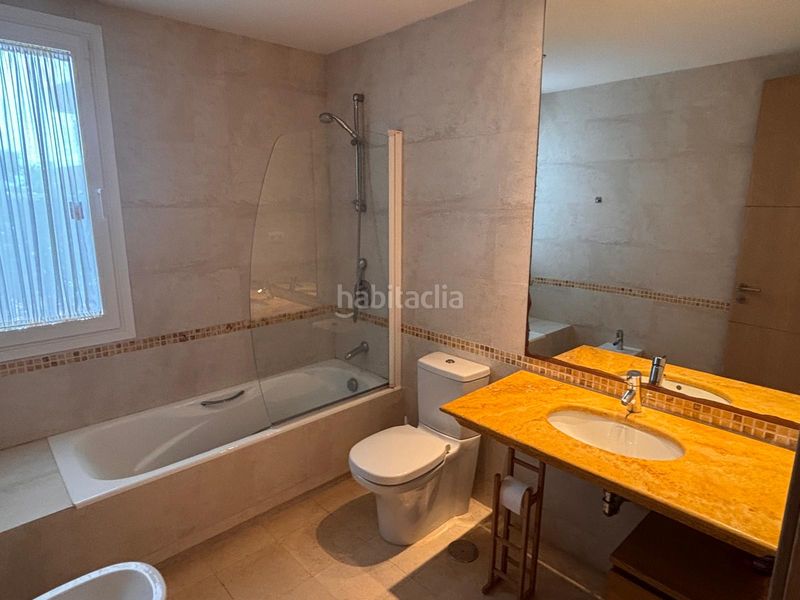 Foto dce31699-1a74-446c-9910-f54853ac6ca9. Pis amb calefacció aparcament piscina a puerto de Sotogrande-la marina Sotogrande