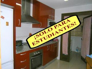 Location Appartement à El Tejar - Hacienda Bizcochero. Estudiantes estupendo piso  en el centro de teatinos 3d2b.