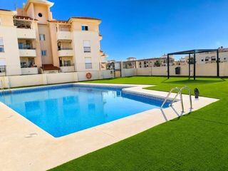 Pis a San Luis de Sabinillas. Precioso y cómodo piso céntrico. rodeado de todos los servicios