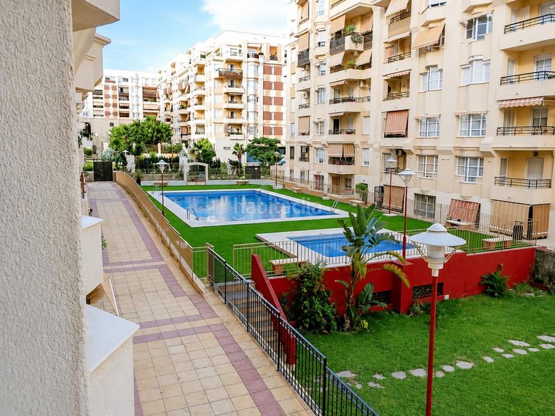 Foto 43073582-e2be-4272-944f-68d3e7679847. Pis amb calefacció aparcament piscina a Teatinos Málaga