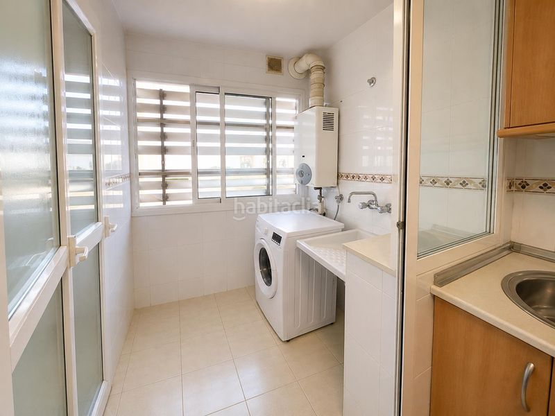 Foto 5f629cfb-490c-4575-a963-e82f8fa9e91a. Pis amb calefacció aparcament piscina a Teatinos Málaga