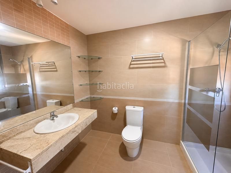 Foto b6e1da25-96df-4982-9900-bbeac55a3485. Àtic amb calefacció aparcament piscina a El Castillo Manilva