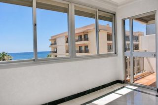 Miete Etagenwohnung in Centro. Espectacular piso de 4 dormitorios en el paseo marítimo de estep
