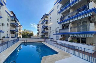 Etagenwohnung en Centro. Piso de 3 hab. con piscina y trastero  avda. andaluc�a, estepona
