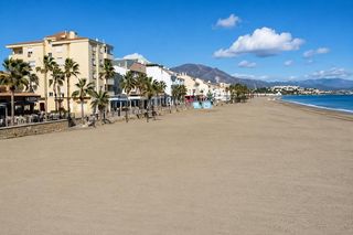 Rent Flat in San Luis de Sabinillas. Alquiler de temporada escolar septiembre a junio  ideal para pro