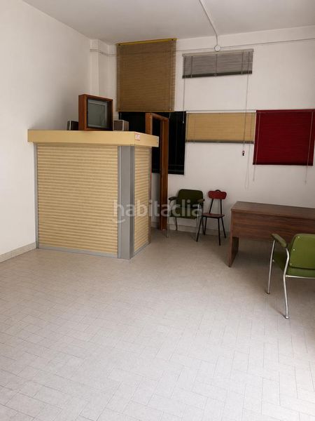 Foto 4b82546d-0343-4bf1-88ba-0384b899af35. Alquiler local comercial  en esquina de 101 m en alquiler gran visibilidad y ubicación estratégica en Estepona