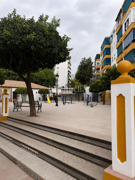 Foto d512126e-26d2-4e1d-99f6-c9e2165319ec. Alquiler local comercial  en esquina de 101 m en alquiler gran visibilidad y ubicación estratégica en Estepona
