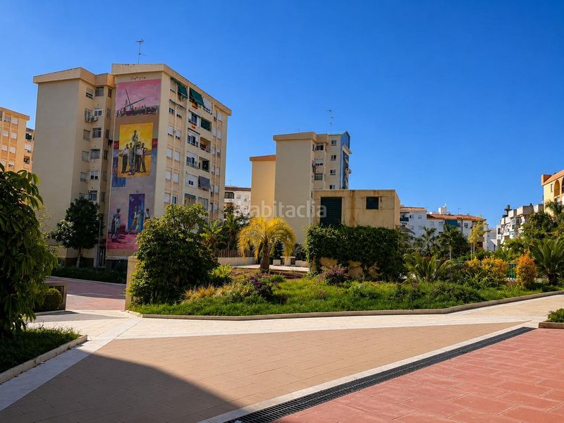 Foto b48a4ec9-b2cd-4b15-9db0-cd66fddbd33f. Alquiler local comercial  en alquiler en pleno Centro 30 m con 6 metros de fachada en Estepona