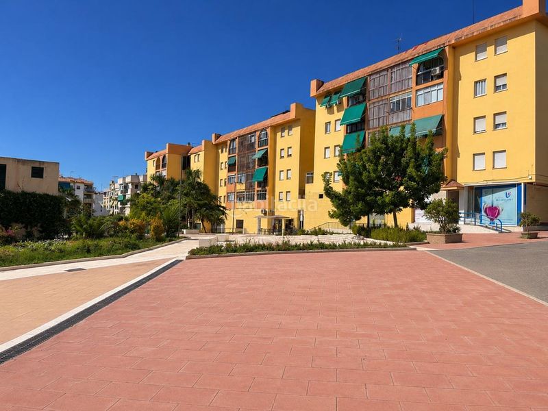 Foto c3d793af-a5dc-4a14-af3a-1c735ae4e056. Alquiler local comercial  en alquiler en pleno Centro 30 m con 6 metros de fachada en Estepona
