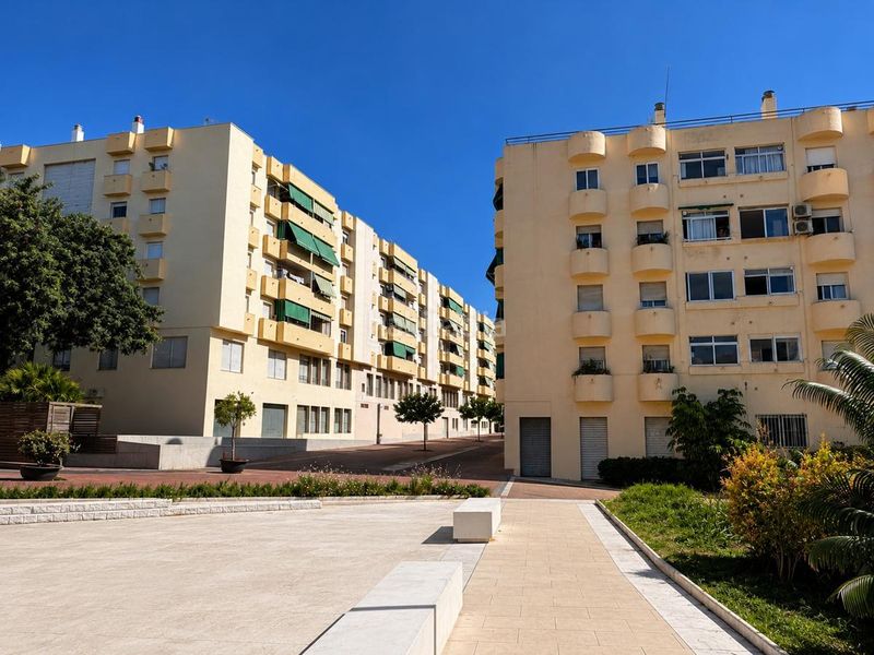 Foto fa88ad66-f860-47eb-82fb-426304469028. Alquiler local comercial  en alquiler en pleno Centro 30 m con 6 metros de fachada en Estepona