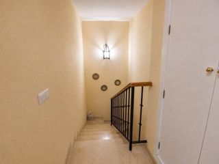 Miete Etagenwohnung in San Luis de Sabinillas. Dúplex luminoso y equipado con vistas a la piscina septiembre a