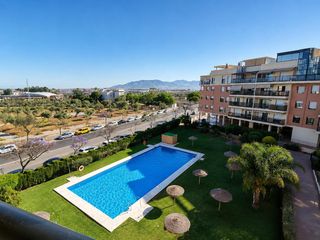 Rent Penthouse in El Consul - Ciudad Universitaria - El Romeral. Magnifico atico  en zona de teatinos el consul con recinto cerra