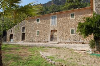 Mas à Escorca. Finca rústica con mansión y vistas al mar y montaña en venta en
