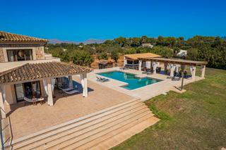Chalet à Ciutat d´Alcúdia. Maravillosa villa con licencia vacacional en alcudia, mallorca