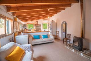 Chalet in Pollença Poble. Encantadora casa de pueblo de cinco dormitorios en venta con imp