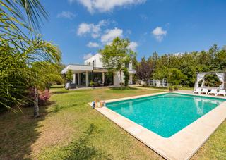 Chalet à Sa Pobla. Villa moderna y exclusiva en zona residencial de crestatx, próxi