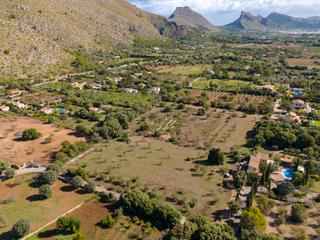 Finca rústica a Pollença Poble. Exclusiva finca rústica a la venta con proyecto de vivienda unif