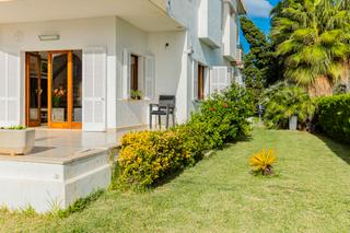 Towny house in Port de Pollença. Exclusive townhouse in llenaire with views to the bay and adjoin