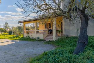 Country house in Gran Via de Colom. Chalet con privacidad, terreno y vistas inmejorables en el entor