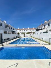 Casa aparellada a Cavaleri. Casa en venta en mairena del aljarafe