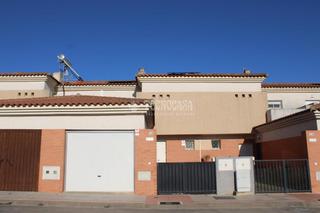 Doppelhaus in Almensilla. Casa en venta en almensilla