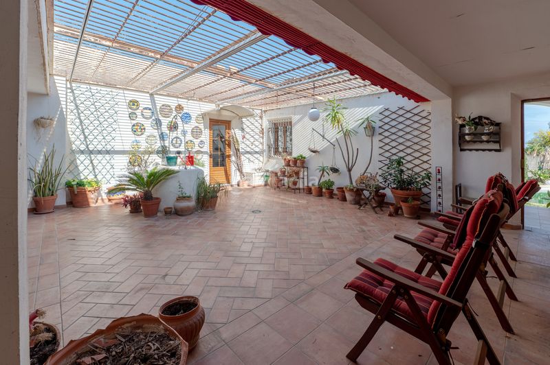 Foto 3f385767-61a3-4372-a250-3c86d874d6e2. Xalet amb piscina a Retamar Almería