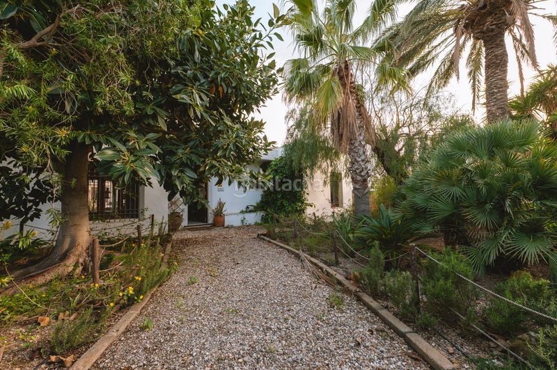 Foto 7837bb44-1e6e-4bac-9b24-ed8da4c5d438. Xalet amb piscina a Retamar Almería