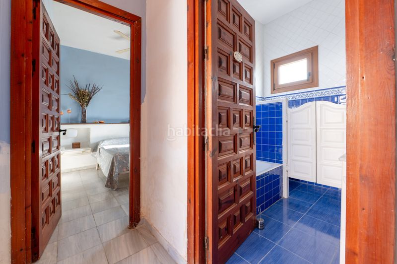 Foto bab9136b-d114-4aba-8324-7b8b5d26b8bd. Xalet amb piscina a Retamar Almería