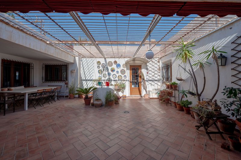 Foto ed9168f4-91c2-4753-8f04-4511d080f39d. Xalet amb piscina a Retamar Almería