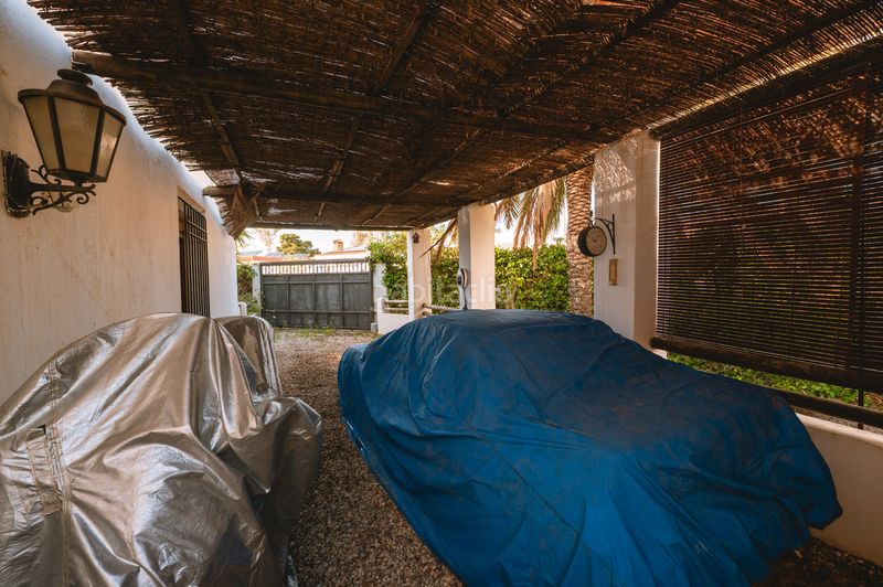 Foto f99eb6f0-760e-4391-89eb-9cfe1571d0b7. Xalet amb piscina a Retamar Almería