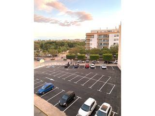 Etagenwohnung en Pabell�n - Estaci�n - El Corte Ingl�s. Piso junto pabellon