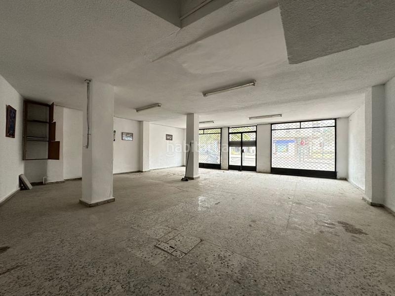 Foto f7c2e104-37eb-49a3-bf07-866b402d4a02. Alquiler local comercial en carretera de málaga 84 local com. en alquiler en la chana. en Granada