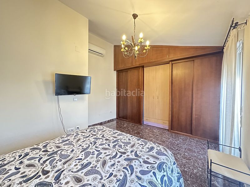Foto 46f95371-5cc3-4e47-9fa8-bd6f7a711738. Casa amb aparcament a Joaquina Eguaras Granada
