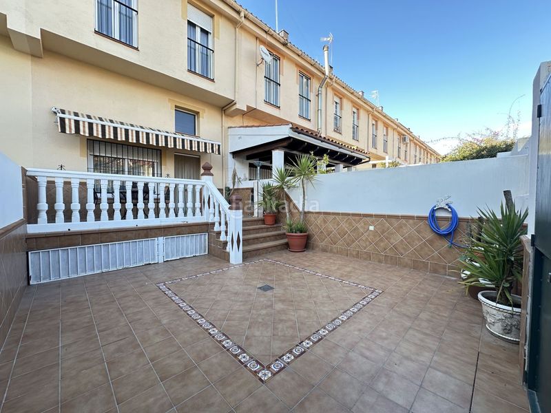 Foto b2049e20-520c-4f83-b3d8-40607ded230e. Casa amb aparcament a Joaquina Eguaras Granada