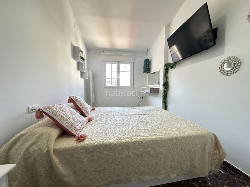 Foto d1041f31-52fd-4d9e-9144-fc7efea35055. Casa amb aparcament a Joaquina Eguaras Granada