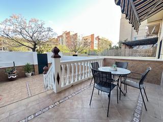 Maison à Joaquina Eguaras. Casa en venta en norte, 4 dormitorios.