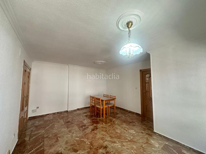 Foto 0ac7cd23-ea12-42d0-9c60-d1613dbe1d1c. Piso  en venta en la chana, 3 dormitorios. en Granada