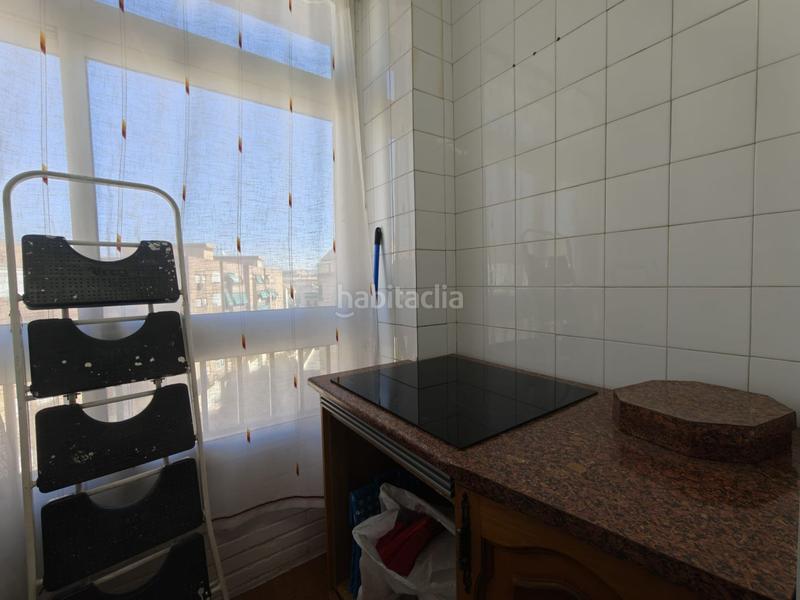 Foto e100b1df-02ba-4bd8-9db4-39938752ebfe. Alquiler piso habitación en alquiler en la chana, 4 dormitorios. en Granada