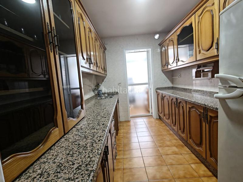Foto e265d66b-e951-4ed2-a074-79df2cd87208. Alquiler piso habitación en alquiler en la chana, 4 dormitorios. en Granada