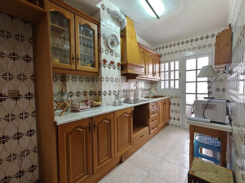 Foto 1f5c4d3a-7ced-4602-b0d6-35799f14646b. Alquiler piso habitación en alquiler en norte, 4 dormitorios. en Granada