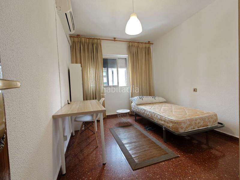 Foto 21d466e8-6505-47da-b6ad-2e1c4ded77f2. Alquiler piso habitación en alquiler en norte, 4 dormitorios. en Granada