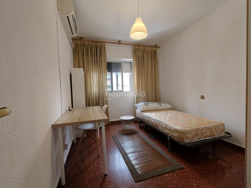 Foto 28b41f60-e4e4-44c4-b1ca-654b0037c537. Alquiler piso habitación en alquiler en norte, 4 dormitorios. en Granada