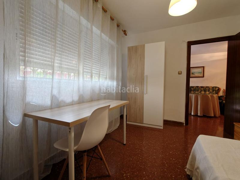 Foto 2b108105-c404-4d40-b31a-9f5b0e3943df. Alquiler piso habitación en alquiler en norte, 4 dormitorios. en Granada