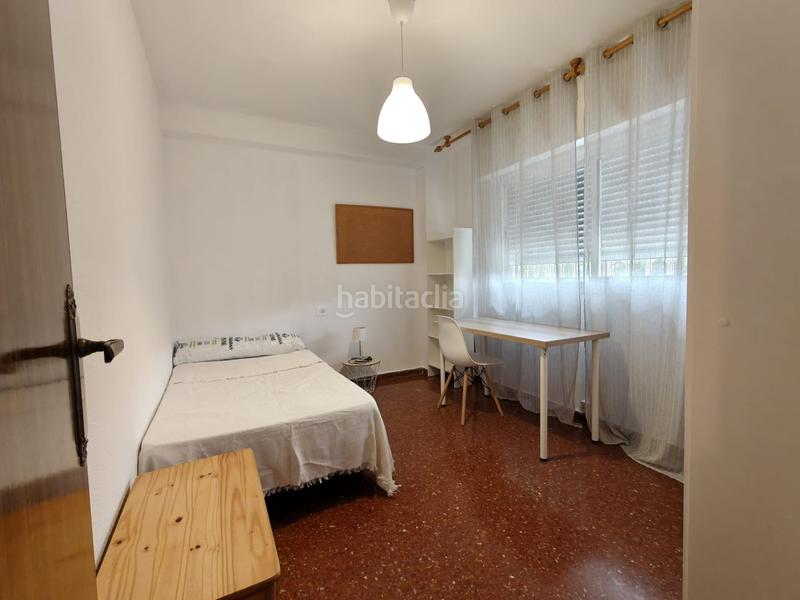 Foto 39a4a35e-991b-426d-9c8d-50ccf1be17e9. Alquiler piso habitación en alquiler en norte, 4 dormitorios. en Granada