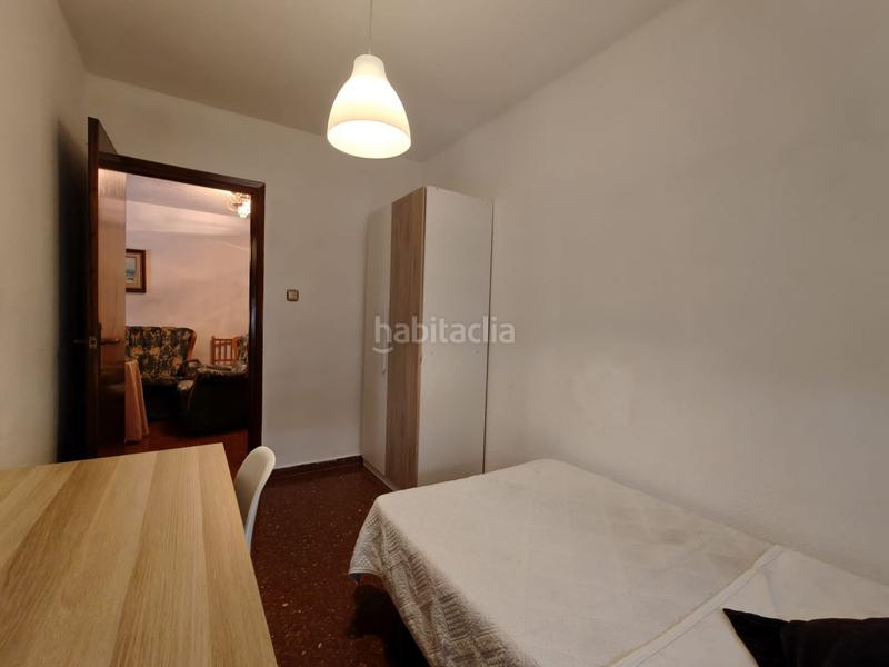 Foto 460a96f2-a0f5-4dcb-8e1a-df11f602df2c. Alquiler piso habitación en alquiler en norte, 4 dormitorios. en Granada