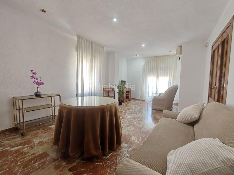 Foto 00c95e95-04c2-473c-89d1-98add84316b4. Alquiler piso habitación en alquiler en la chana, 4 dormitorios. en Granada