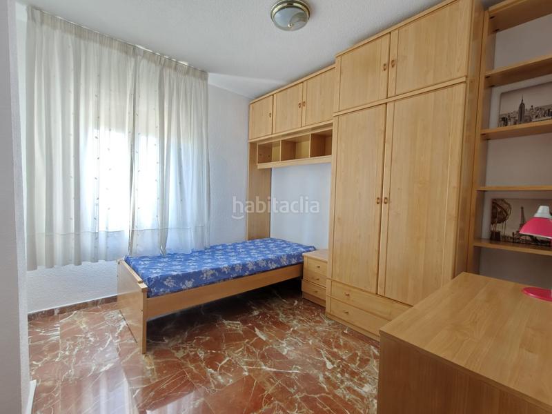 Foto 0272d2b0-7667-4683-a8f8-1a246aa46083. Alquiler piso habitación en alquiler en la chana, 4 dormitorios. en Granada