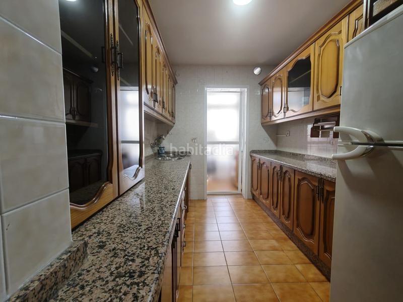 Foto 220f093d-dcef-48df-b0d8-5c6de4c80577. Alquiler piso habitación en alquiler en la chana, 4 dormitorios. en Granada