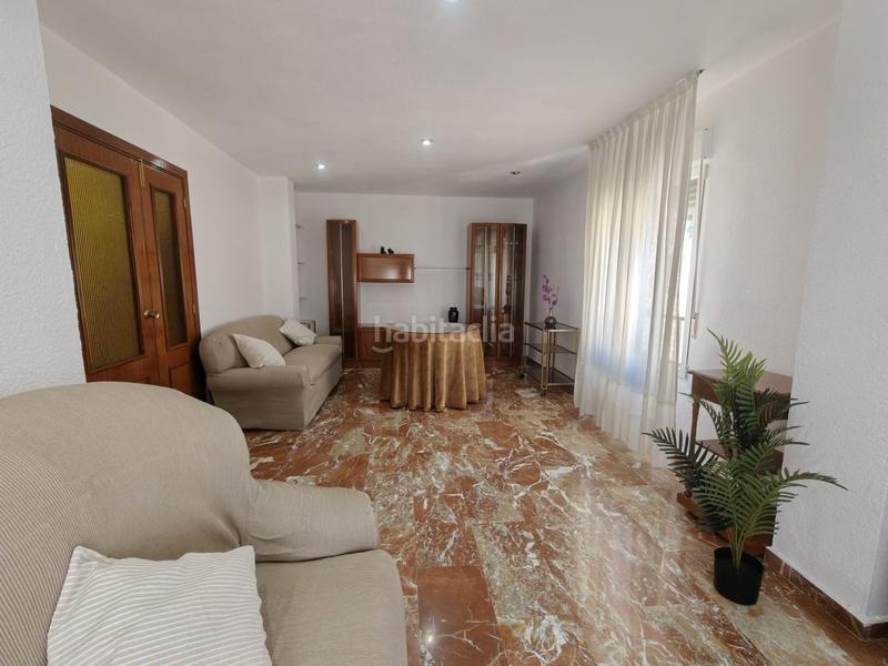 Foto ba49bd8c-76fd-41e7-ac9a-2b39be4a06f0. Alquiler piso habitación en alquiler en la chana, 4 dormitorios. en Granada